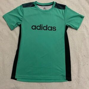 Green Adidas T-Shirt in Youth Large